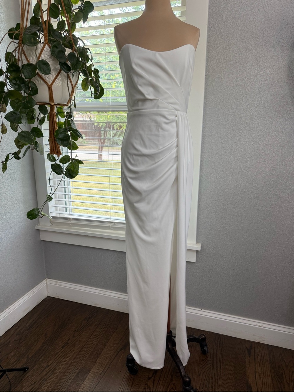 Katie May Pamela Strapless Gown Size Medium High Keg Slit
